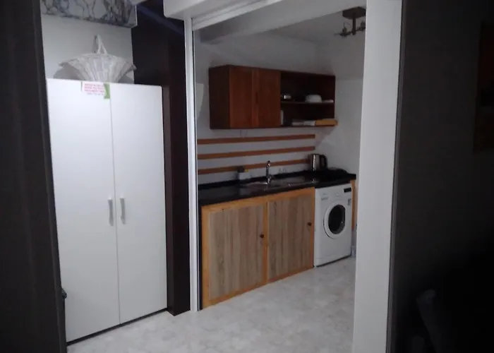 Simon\'S Place