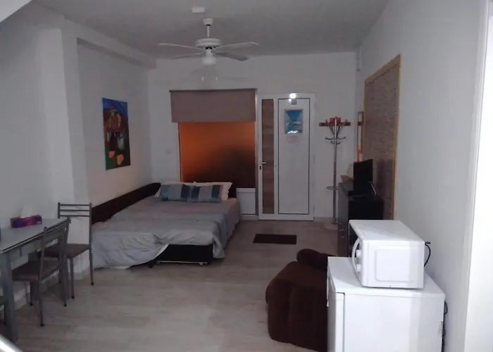 Simon\'S Place